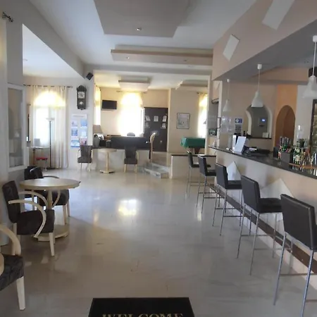 Frosini Gardens מלון 3*