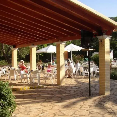 מלון Frosini Gardens קאסיופי